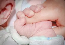 Νέα ρύθμιση: Επίδομα κυοφορίας και λοχείας με 200 ένσημα – Τέλος στην χρόνια αδικία για τις εργαζόμενες μητέρες