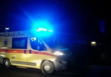 Παλαιό Φάληρο: Αυτοκίνητο κάηκε ολοσχερώς μετά από σύγκρουση τα ξημερώματα