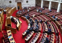 Αδιέξοδο: Όταν η αντιπολίτευση ψάχνει σωτήρα αντί για σχέδιο