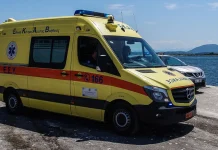 Ασπρόπυργος: Σε κρίσιμη κατάσταση ο οδηγός ΙΧ μετά από σύγκρουση με φορτηγό