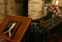 Η Ελλάδα αποχαιρετά τον Διονύση Σαββόπουλο – Έναν διαχρονικό λαϊκό ήρωα