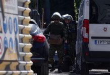 Νίκαια: Εμπρησμός και χειροβομβίδα στο σπίτι σωφρονιστικού υπαλλήλου – Σε συναγερμό η ΕΛ.ΑΣ.