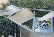 Τροχαίο στην Αθηνών–Σουνίου: Διαλύθηκε στάση λεωφορείου – Άμεση παρέμβαση του Δήμου