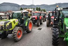 Αγρότες και μπλόκα σε νέα διάταξη για τις γιορτές με ανοιχτούς δρόμους και ενστάσεις της Τροχαίας