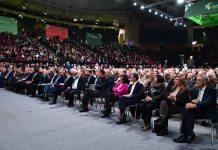 Μήνυμα συσπείρωσης από το συνέδριο του ΠΑΣΟΚ με παρεμβάσεις πρώην προέδρων και στελεχών