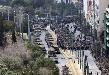 25η Μαρτίου: Μαχητικά, άρματα και νέα οπλικά συστήματα εντυπωσίασαν στη στρατιωτική παρέλαση